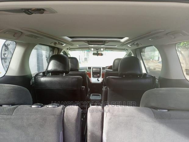 Toyota Vellfire 2010 Gray