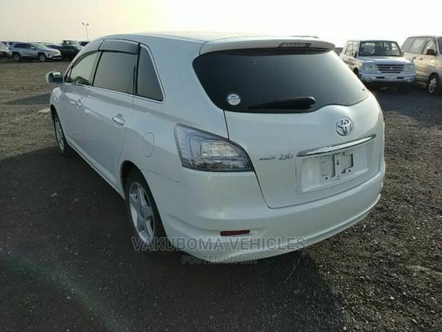 Toyota Mark X Zio 2007 White
