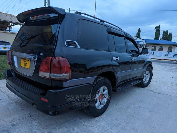 Toyota Land Cruiser HDJ 100 2004 Black
