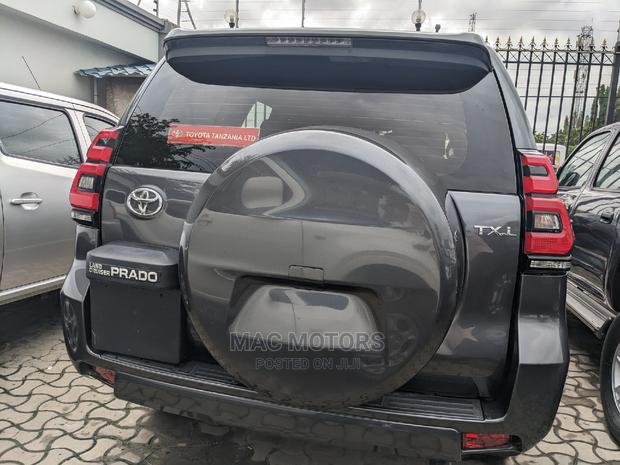 Toyota Land Cruiser Prado 3.0 190hp 2018 Gray