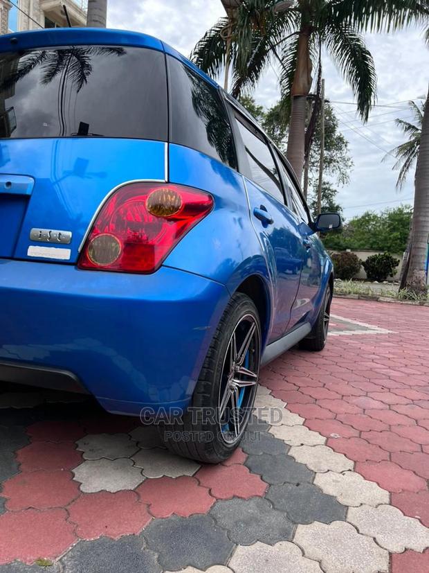 Toyota IST 2004 Blue