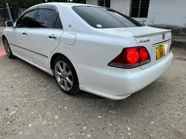 Toyota Crown Royale 2005 White