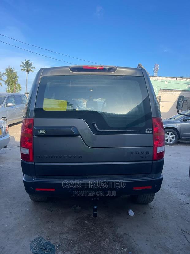 Land Rover Discovery 2010 Gray