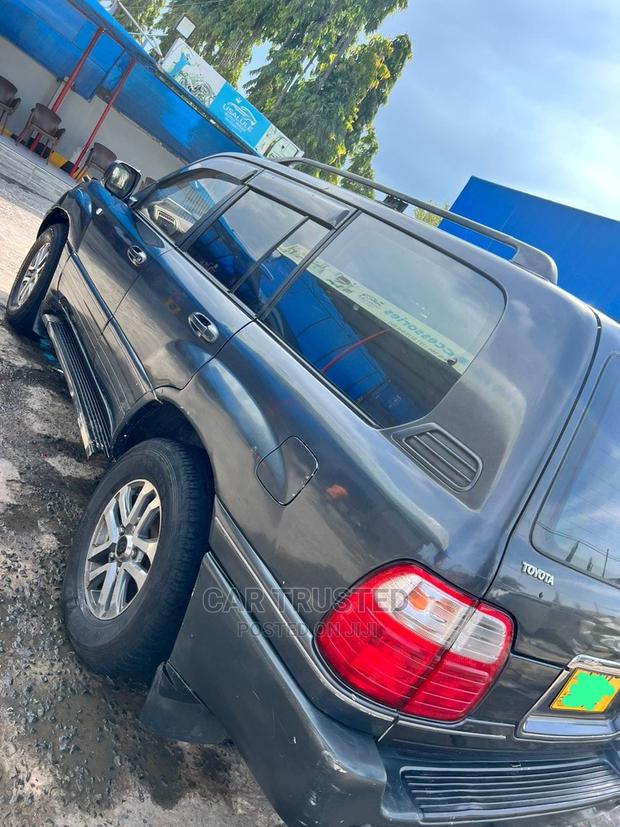 Toyota Land Cruiser 100 4.7 V8 Executive 2005 Black