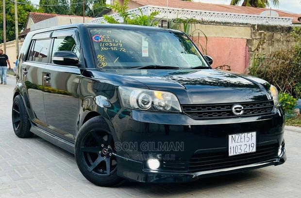Toyota Corolla Rumion 2011 Black