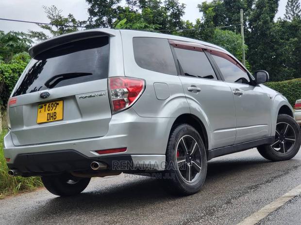Subaru Forester 2010 Silver
