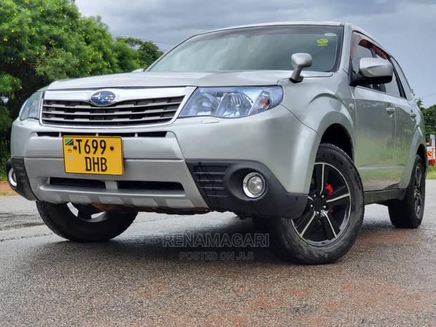Subaru Forester 2010 Silver