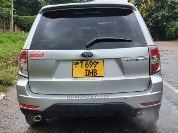 Subaru Forester 2010 Silver
