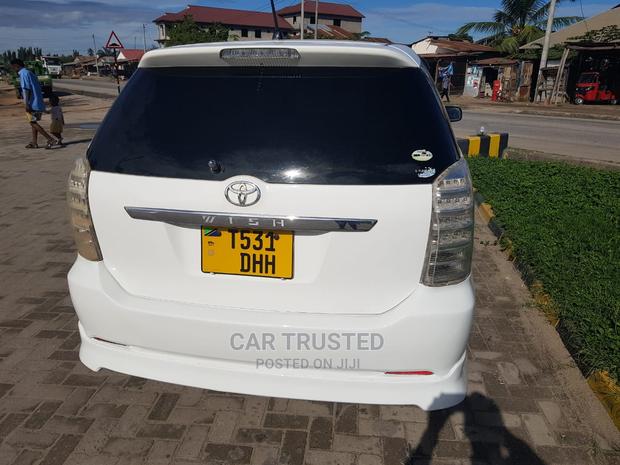 Toyota Wish 2004 White