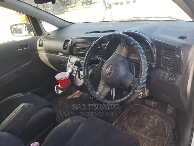Toyota Wish 2004 White