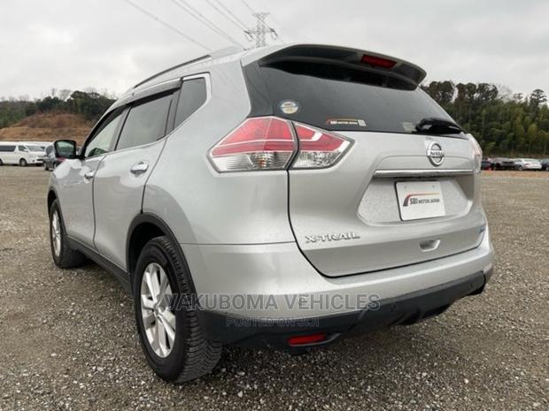 Nissan X-Trail 2016 Silver