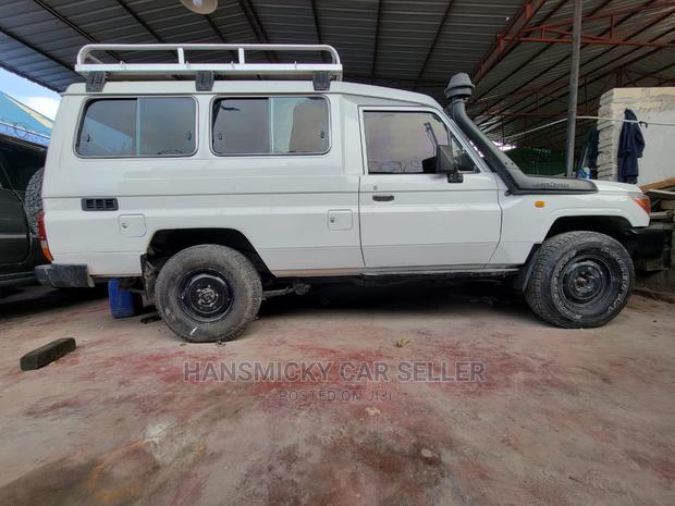 Toyota Land Cruiser 2007 White
