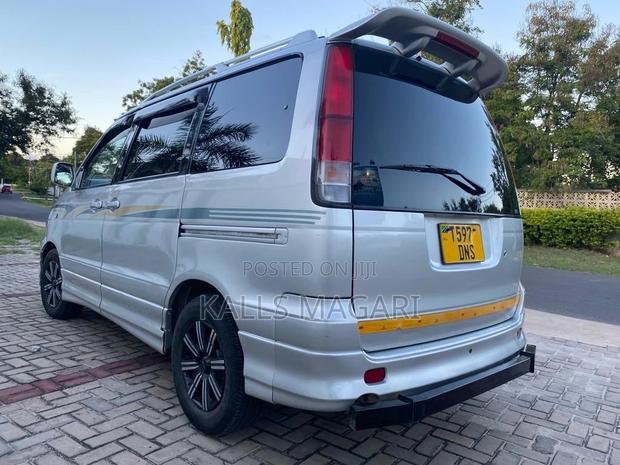 Toyota Noah 2001 Black