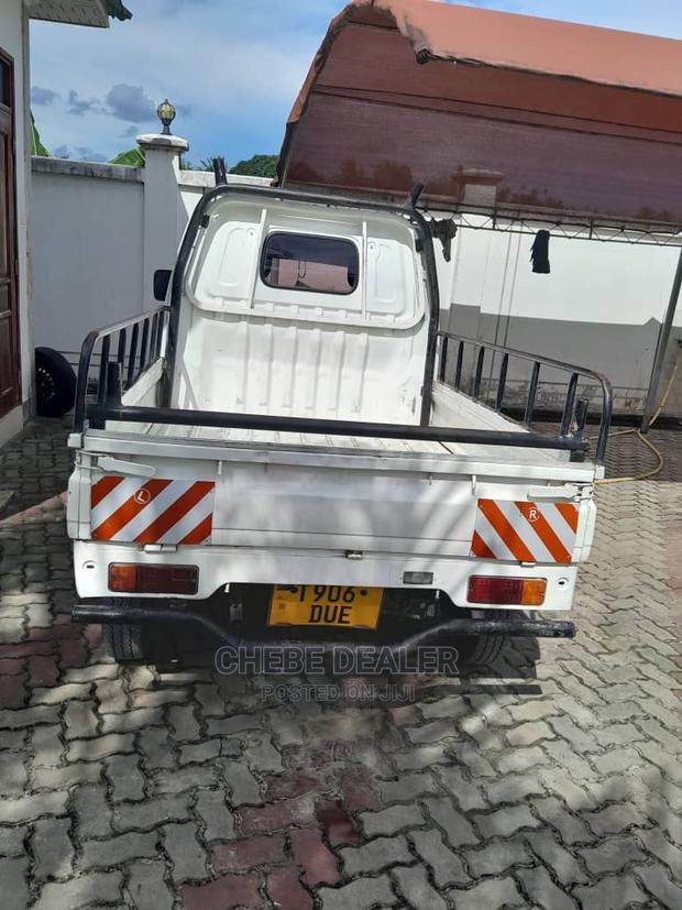 Suzuki Super Carry 2001 White