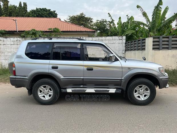 Toyota Land Cruiser Prado 3.0 D-4d 3dr 2000 Silver