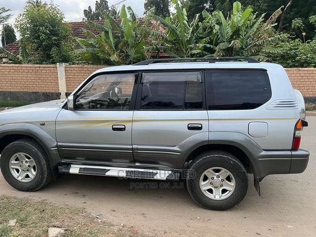 Toyota Land Cruiser Prado 3.0 D-4d 3dr 2000 Silver