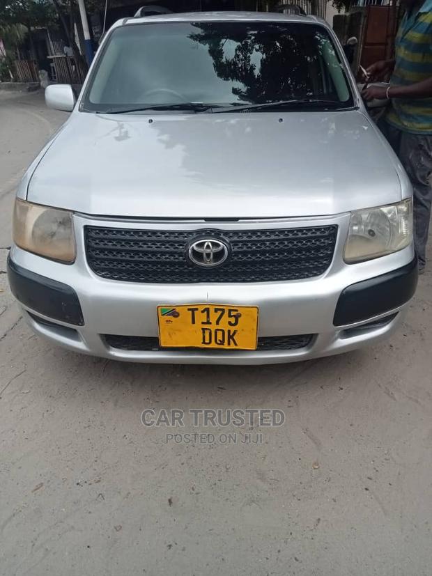 Toyota Probox 1.5 F 4WD 2003 White
