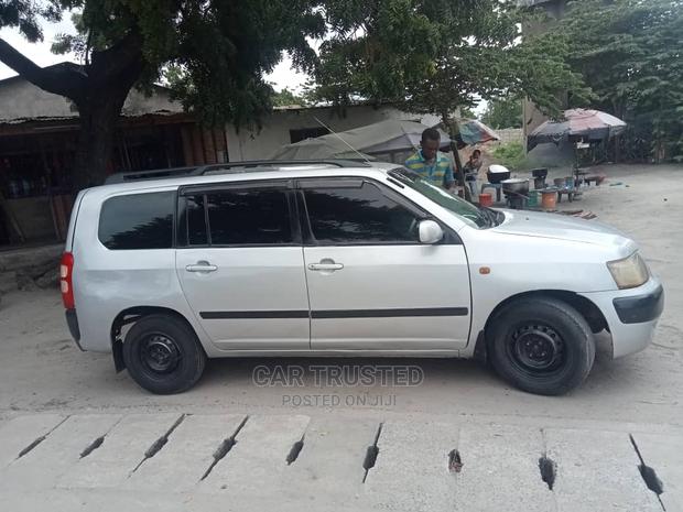 Toyota Probox 1.5 F 4WD 2003 White
