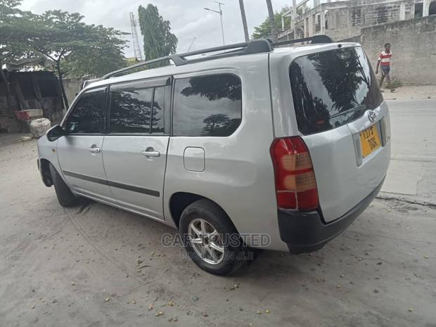 Toyota Probox 1.5 F 4WD 2003 White