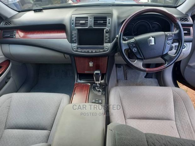 Toyota Crown 2008 Black