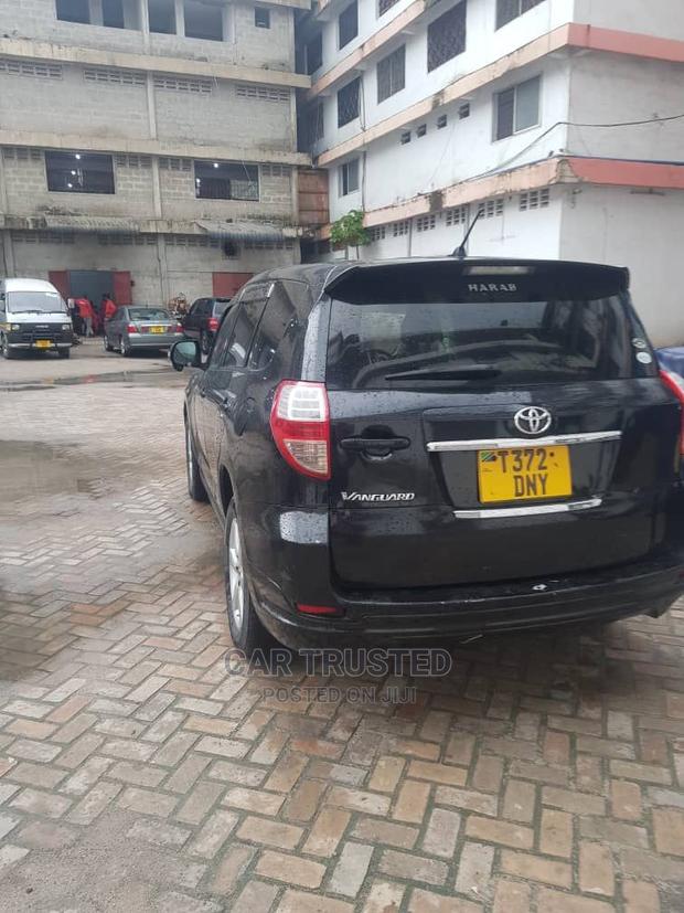 Toyota Vanguard 2010 Black