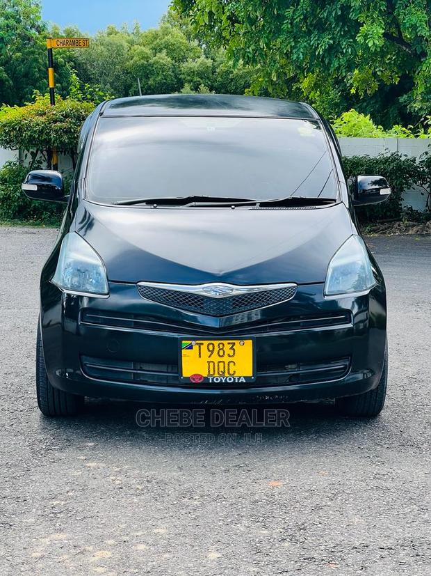 Toyota Ractis 1.5 AWD 2005 Black