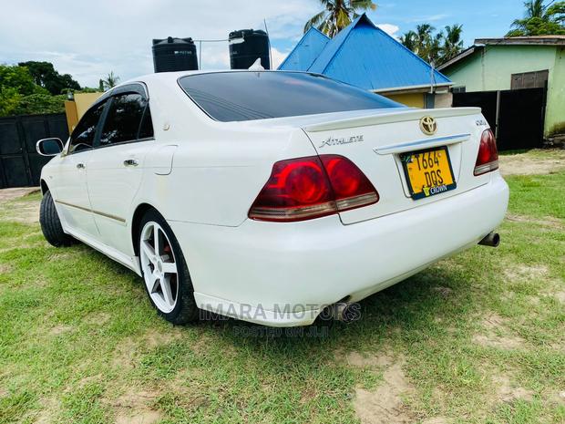 Toyota Crown 2004 White