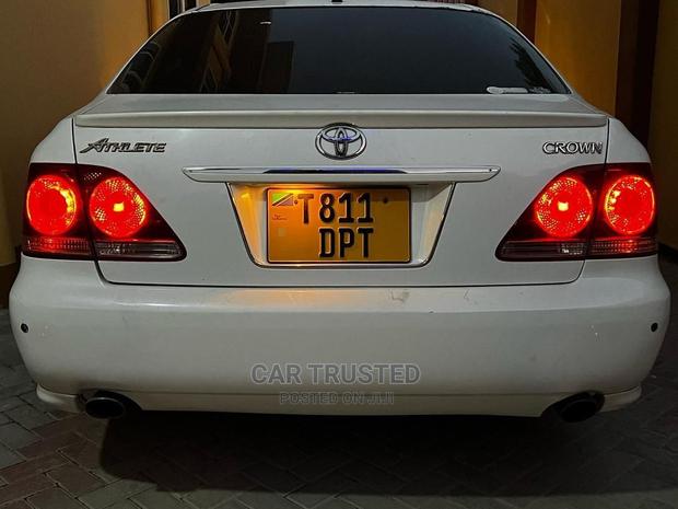 Toyota Crown Royale 2005 White