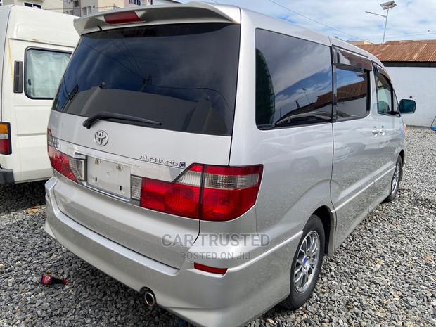 Toyota Alphard 2004 Silver