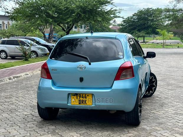 Toyota Vitz 1.0 FWD 3dr 2006 Blue