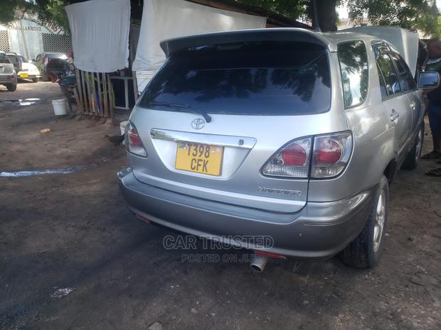 Toyota Harrier 2.4 4WD 2004 Silver