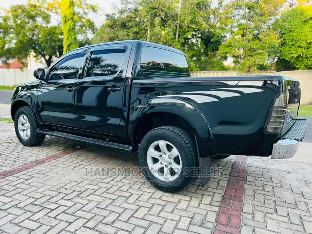 Toyota Hilux 2008 Black