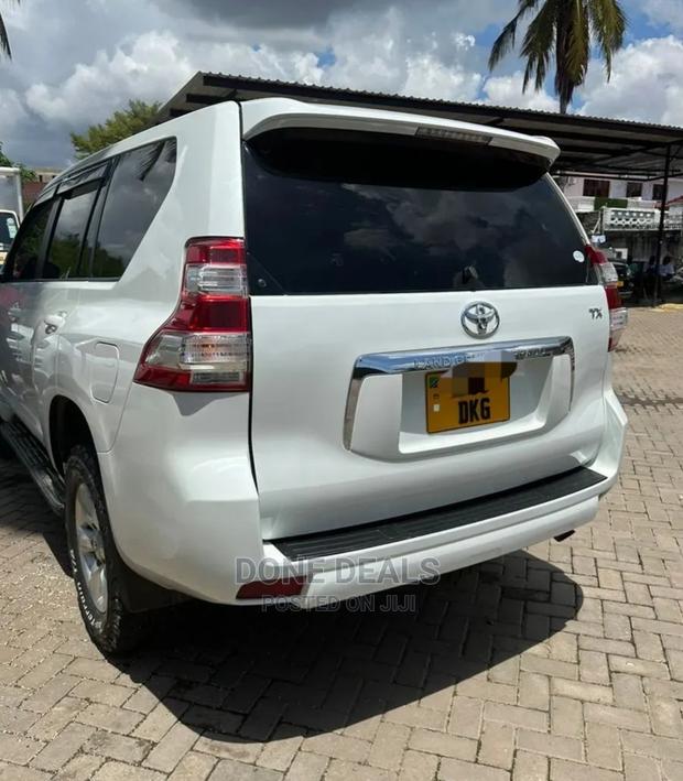 Toyota Land Cruiser Prado 2013 White