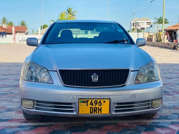 Toyota Crown Royale 2005 Silver