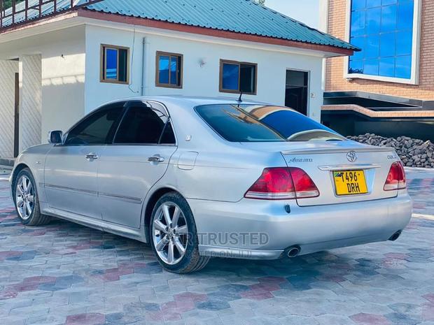 Toyota Crown Royale 2005 Silver