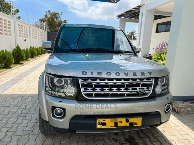 Land Rover Discovery 2015 Silver