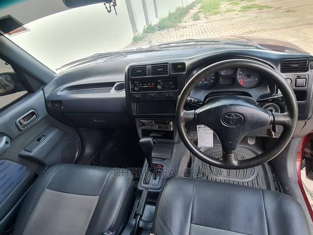 Toyota RAV4 Base 4x4 1999 Red