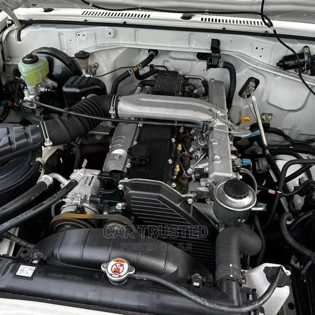Toyota Land Cruiser 4.6 V8 ZX 2020 White