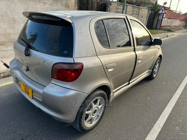 Toyota Vitz 1.3 AWD 3dr 2002 Silver