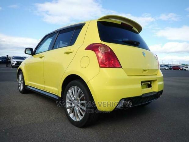 Suzuki Swift 2006 Yellow