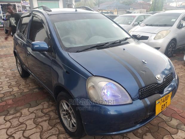 Toyota Vitz 2004 Blue