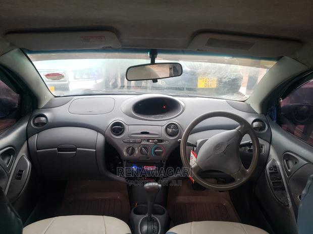 Toyota Vitz 2004 Blue