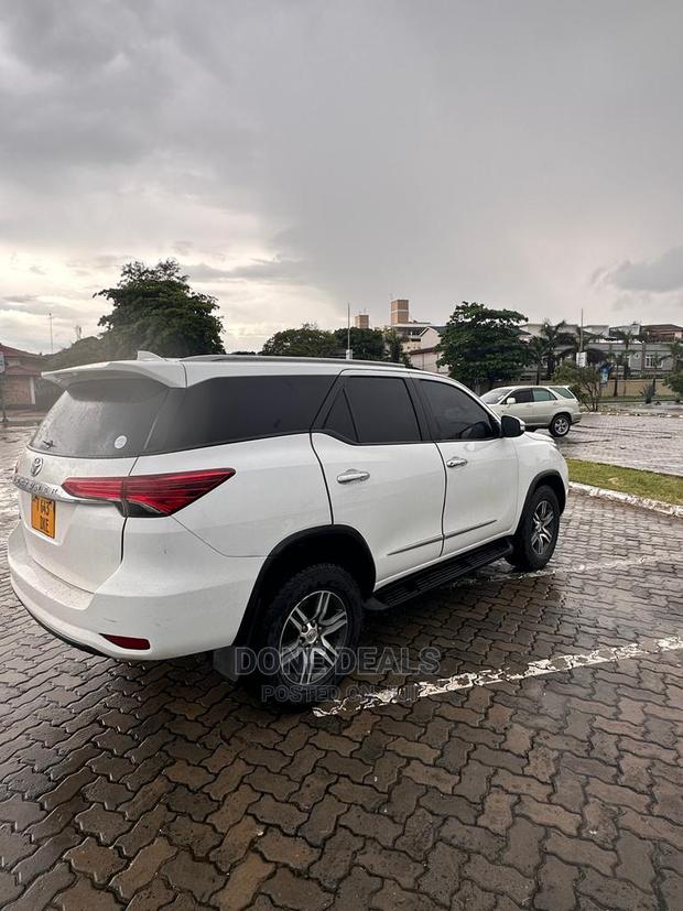 Toyota Fortuner 2017 White
