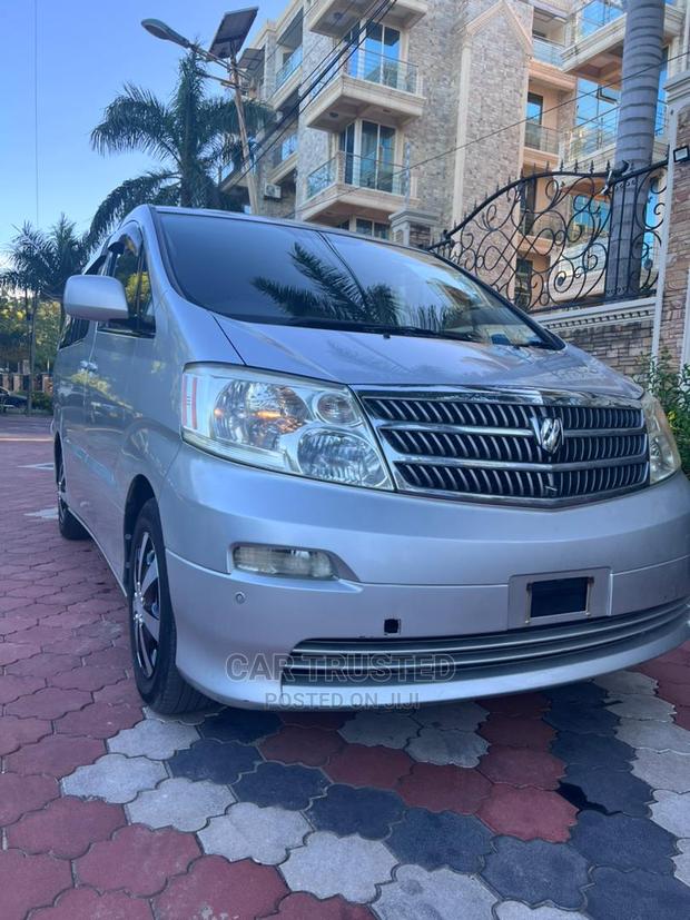 Toyota Alphard 2005 Silver