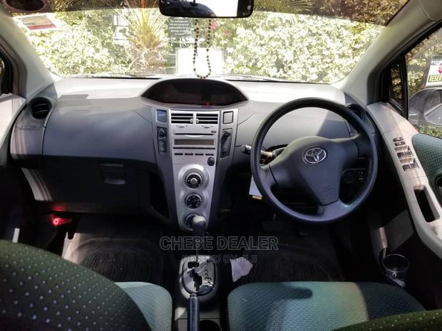 Toyota Vitz 1.3 AWD 3dr 2010 Gray