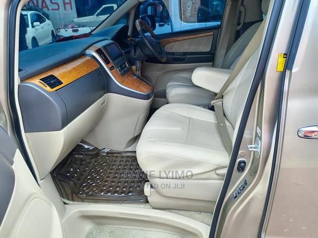 Toyota Alphard 2007 Gold