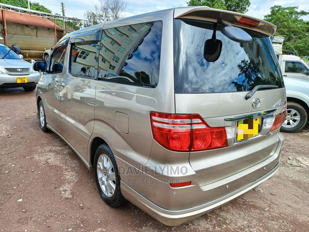 Toyota Alphard 2007 Gold