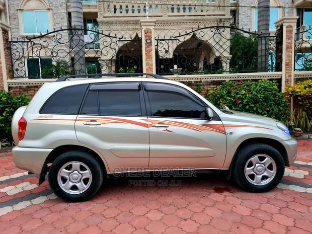 Toyota RAV4 2.0 D 2002 Gold