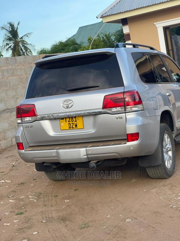 Toyota Land Cruiser 4.0 V6 EXR 2018 Silver