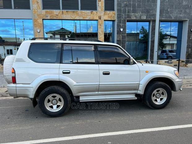 Toyota Land Cruiser Prado 2.7 16V 5dr 1999 Silver